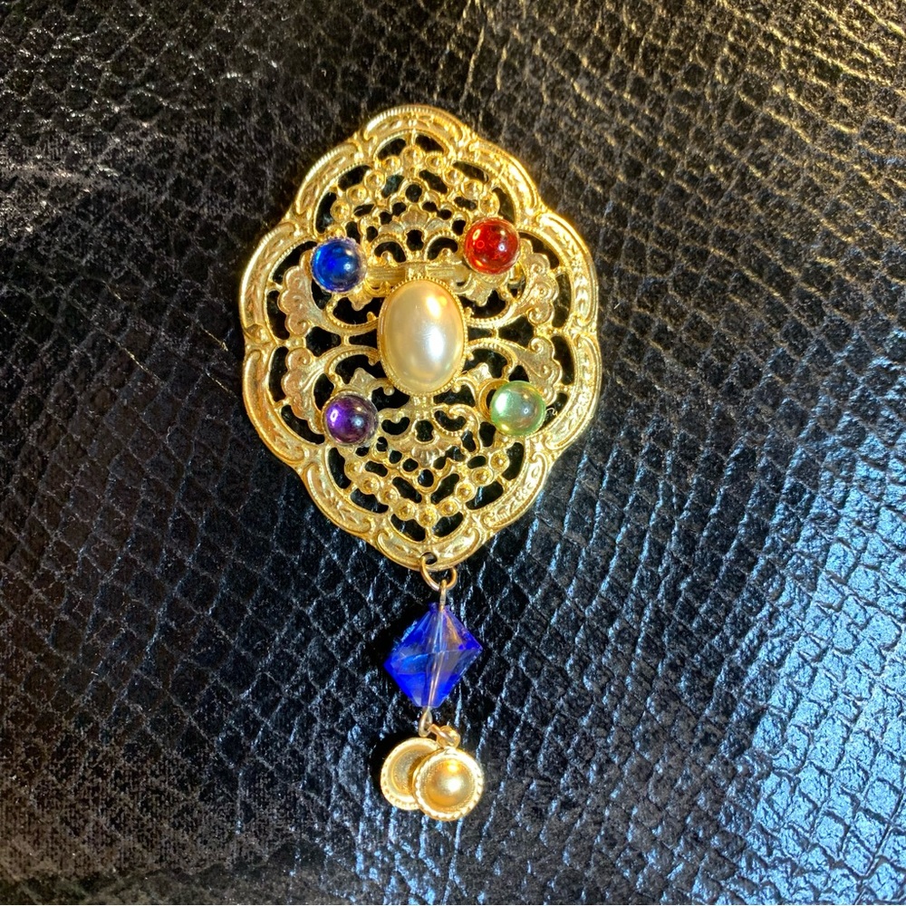 Thanos’s Granny Infinity Brooch